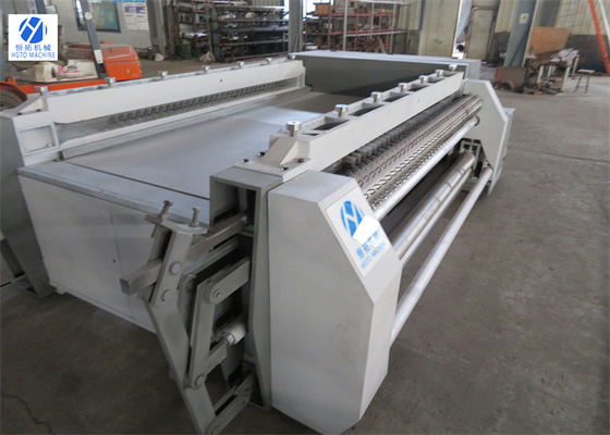 Binnenplaatsen Geplooide Draad Mesh Weaving Machine Anti Corrosion 5 Draaien